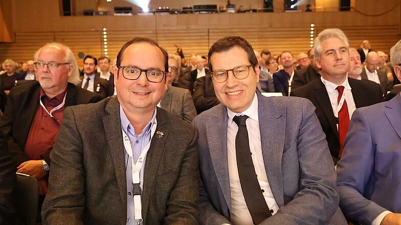 Thomas Eiskirch, neuer Vorsitzender des Städtetages NRW (rechts), und sein Stellvertreter Thomas Kufen